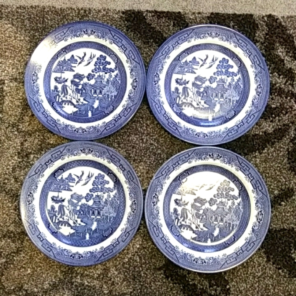 Churchill Staffordshire blue willow x4
